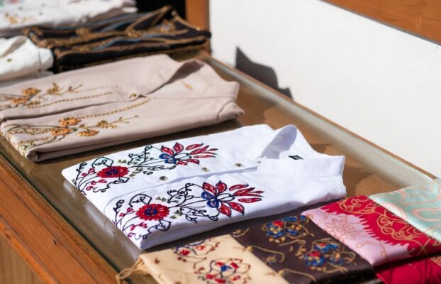 Embroidery Services: Professional Solutions vs Online Marketplaces